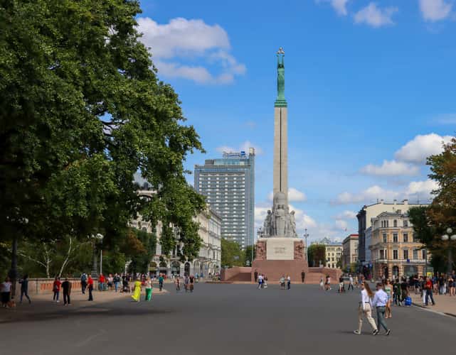 The Freedom Monument, Riga