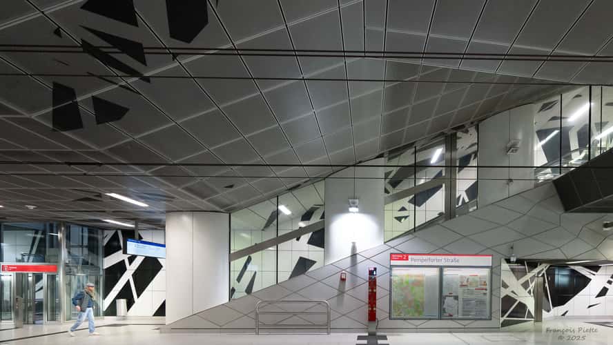 Wehrhahnlinie - U-Bahn-Station Pempelforter Straße, Düsseldorf