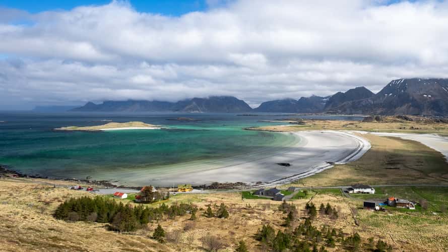 Beach houses with a view of Sandøya, Lofoten
