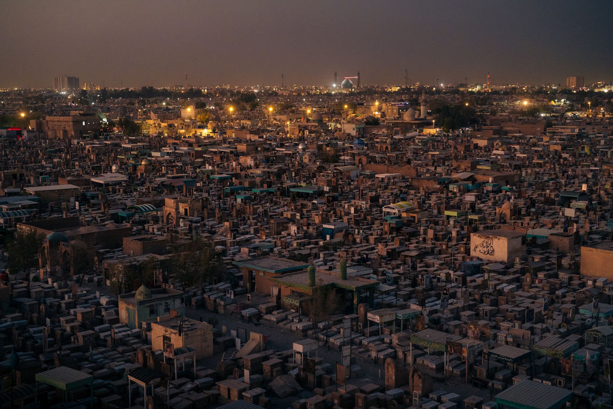 Cemetery in Nadschaf, Iraq