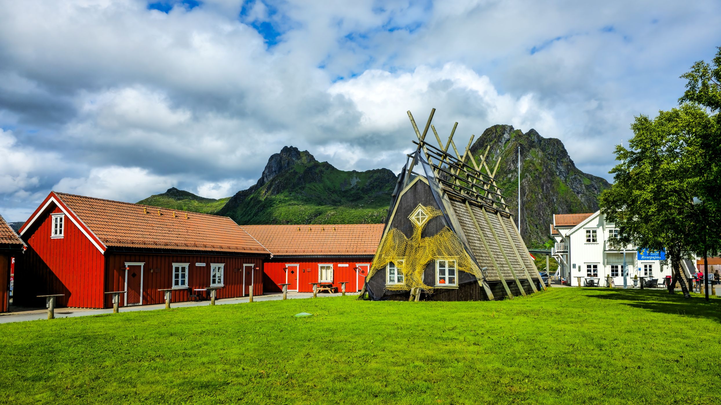 Crow house in Svolvær, Norway
