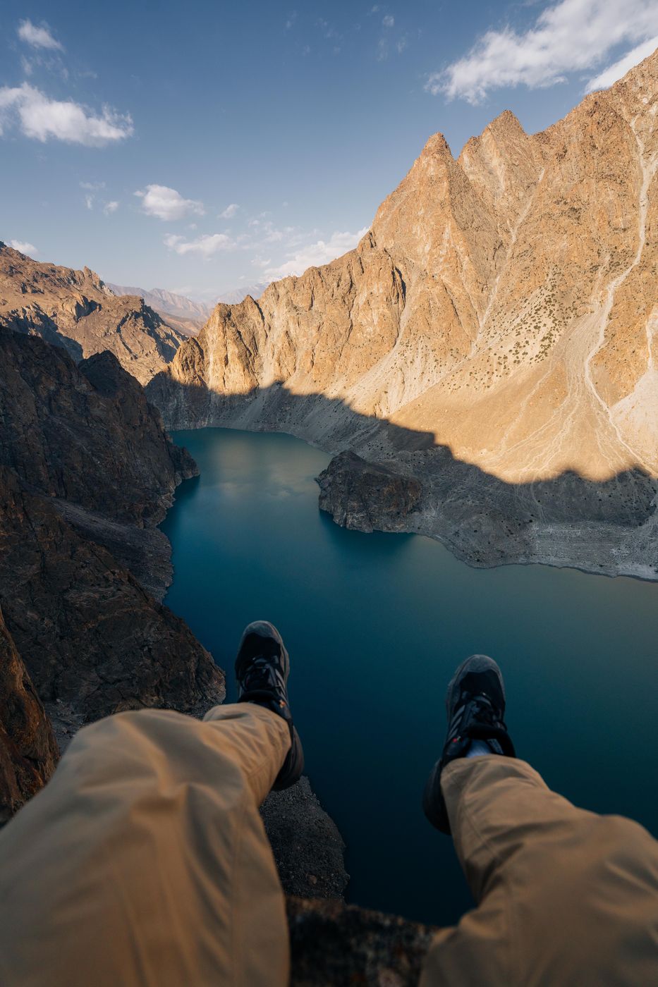 Lake View – Cliff Edge, Pakistan