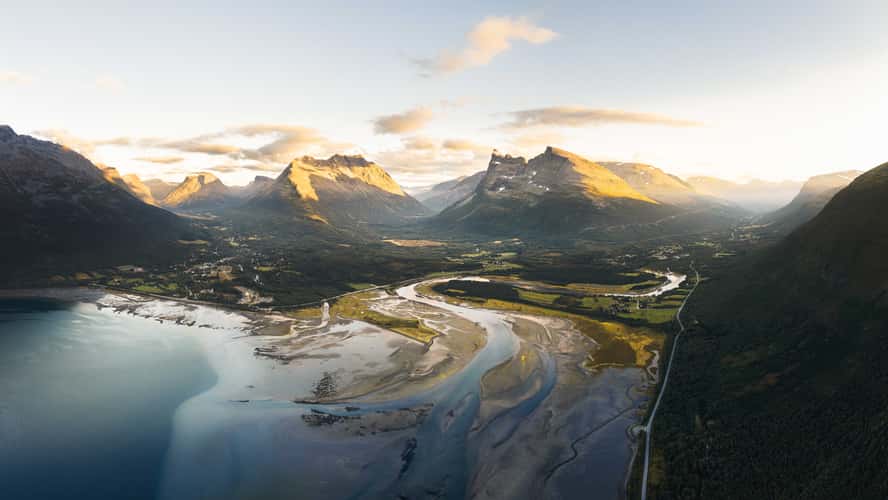 Lyngenfjord, Outflows
