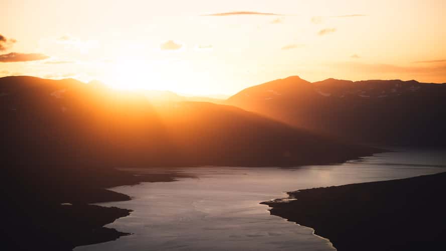 Lyngseidet Mountains & Fjord