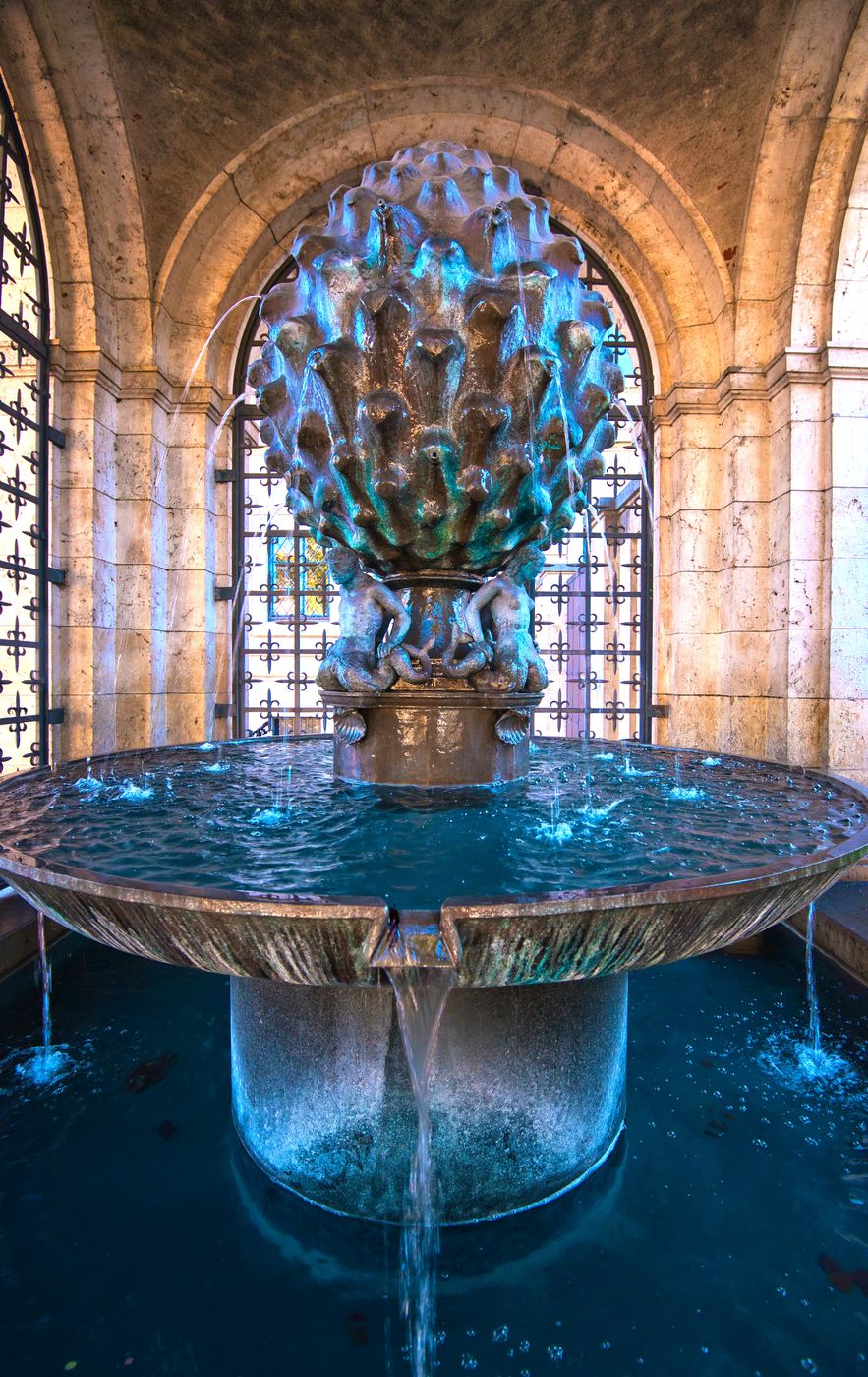 'Pinienzapfen-Brunnen', Germany