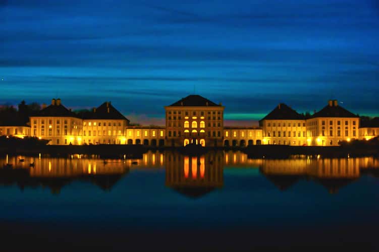 Schloss Nymphenburg am Abend (November)
