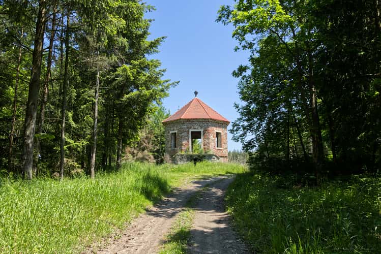 A classicist gazebo - Uherčice