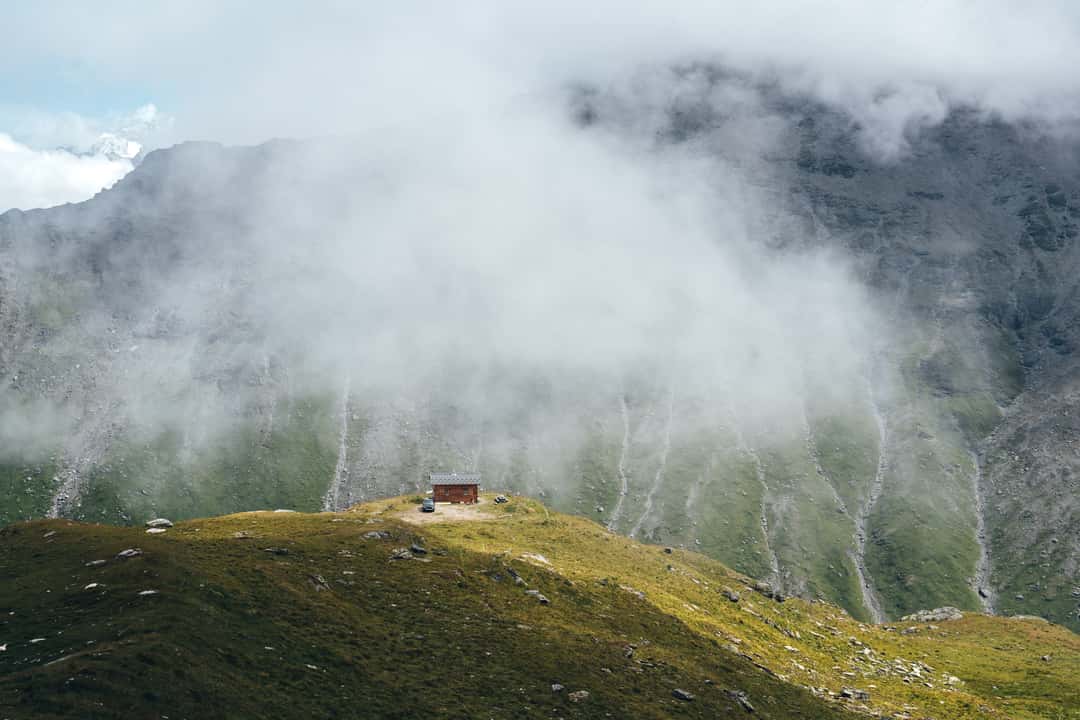 Get the exact geo-position for this spot: Mountain hut at Col de Meina