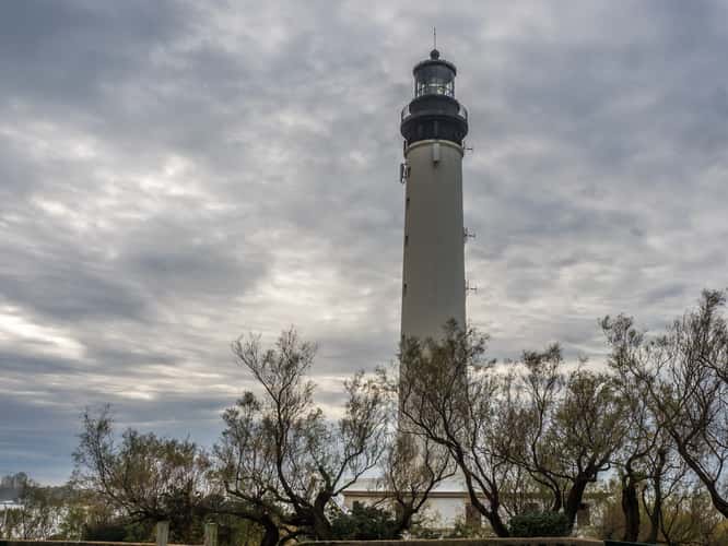 biarritz lighthouse