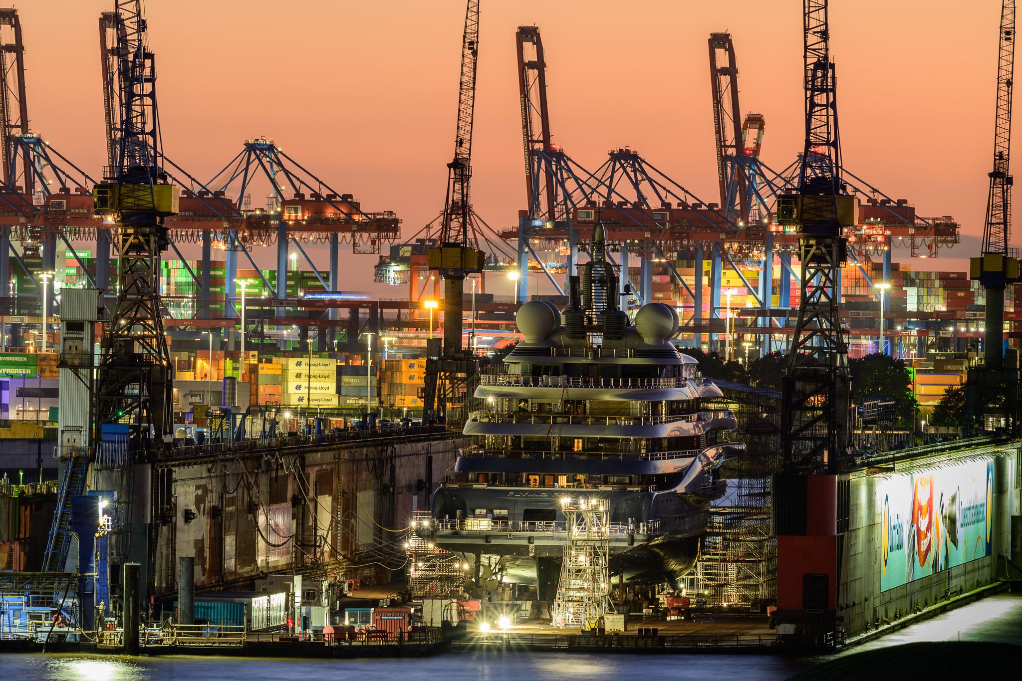 Blohm+Voss Dock vom Stintfang, Germany