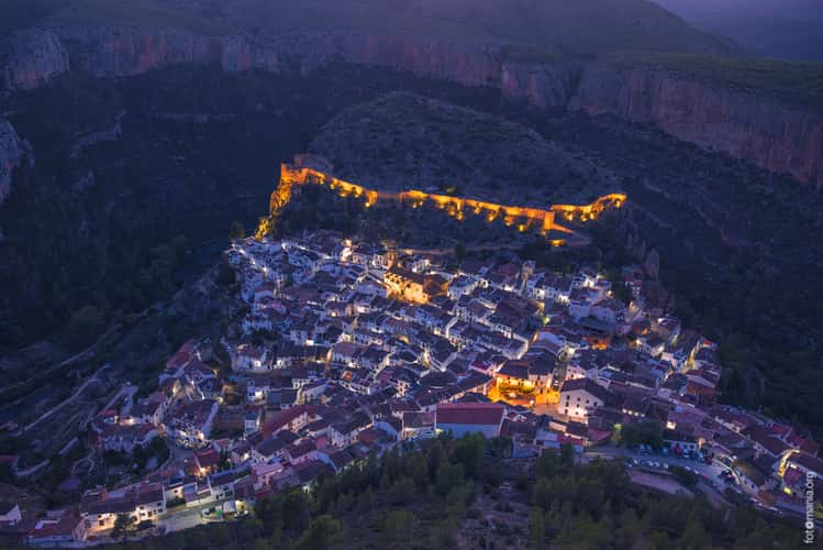 Chulilla town view from Mirador de la Muela