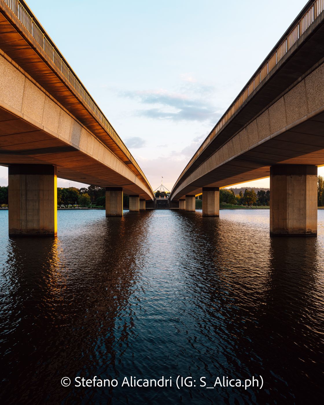 Commonwealth Avenue Bridge, Australia