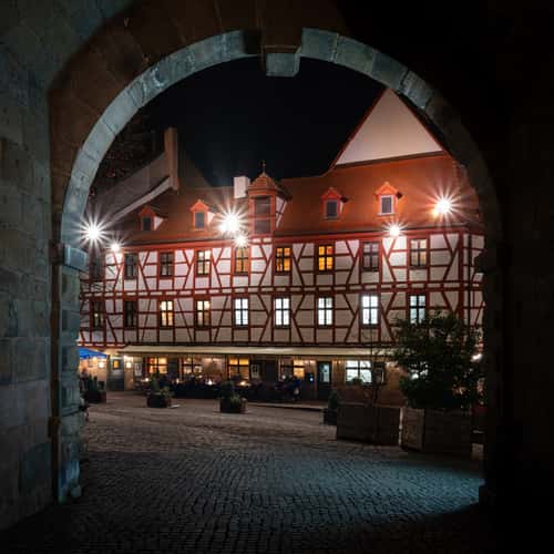 Durch das Tiergärtnertor