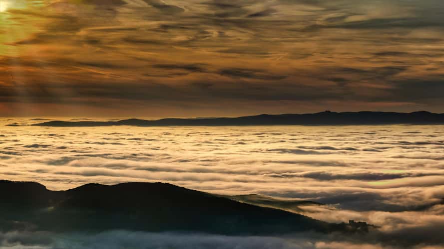 Emmerberg castle ruins, Sunrise over fog