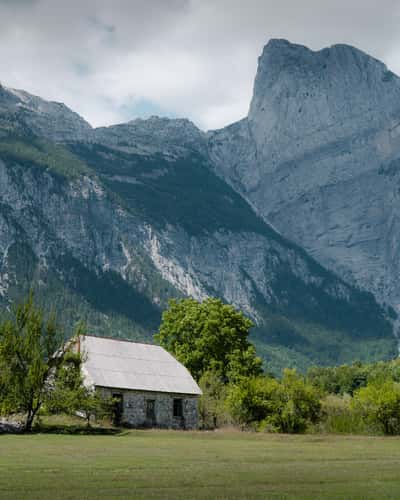 Guesthouse with Mountainous Backdrop