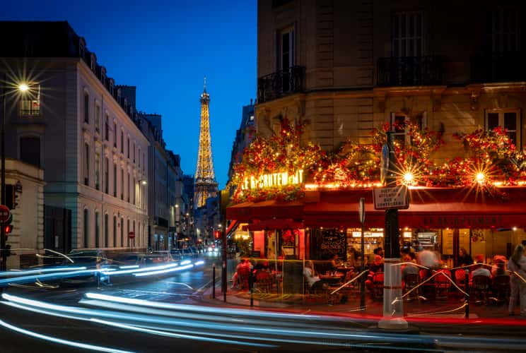 Le Recruitment with Eiffel Tower