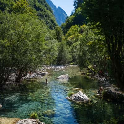 Lumi i Zi (Kaprre), Albania