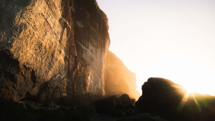 Motukiekie Beach Cliffside