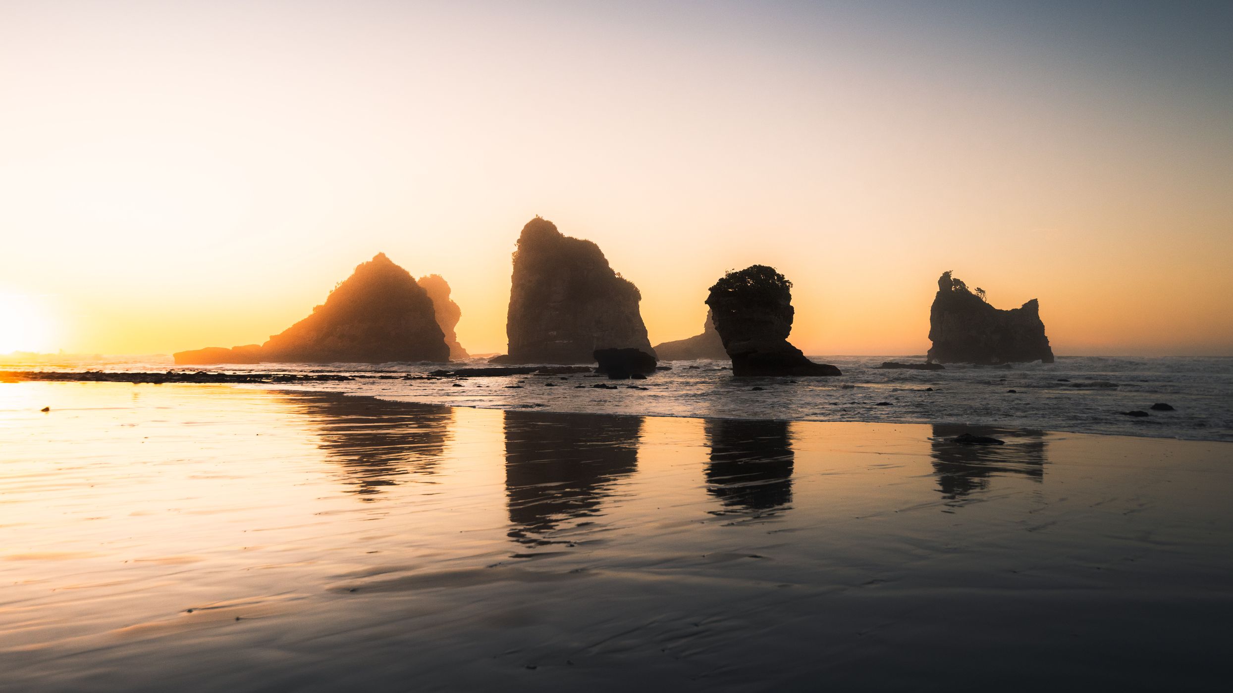 Motukiekie Rocks, New Zealand