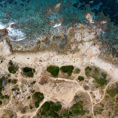 Scogliera cala ginepro, Italy