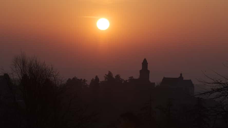 Sonnenaufgang über Kronberg im Taunus, Deutschland