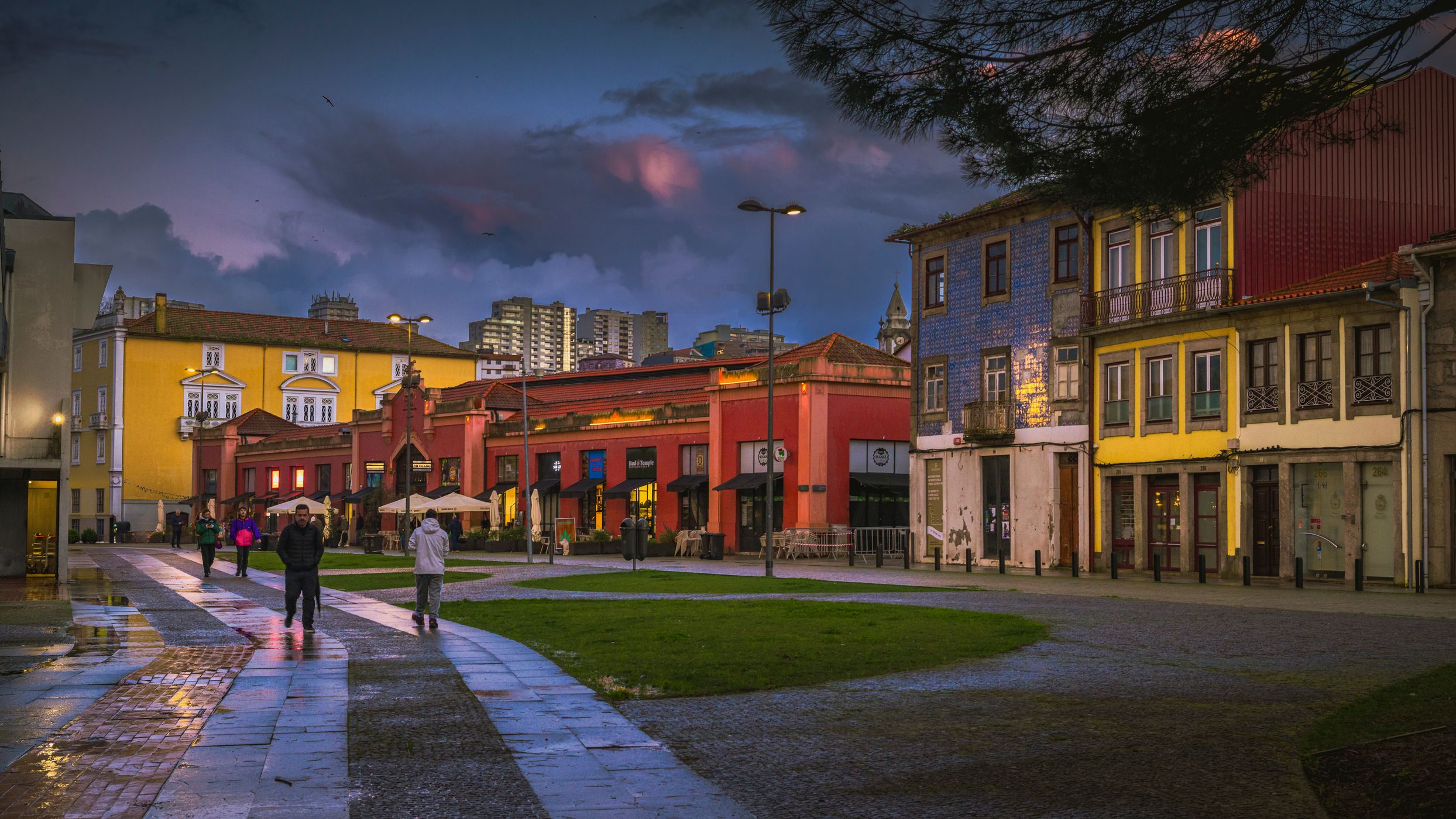Vila Nova De Gaia-Who'll stop the rain?, Portugal