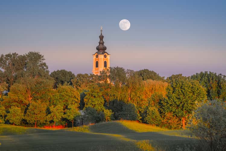 Church in Báč