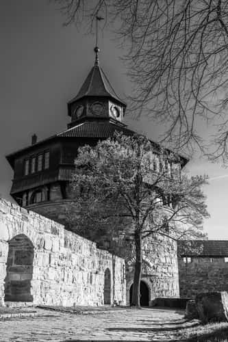 Dicker Turm