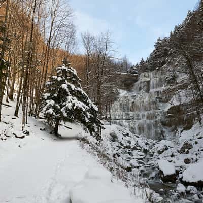 L'Éventail - Cascades du Hérisson, France