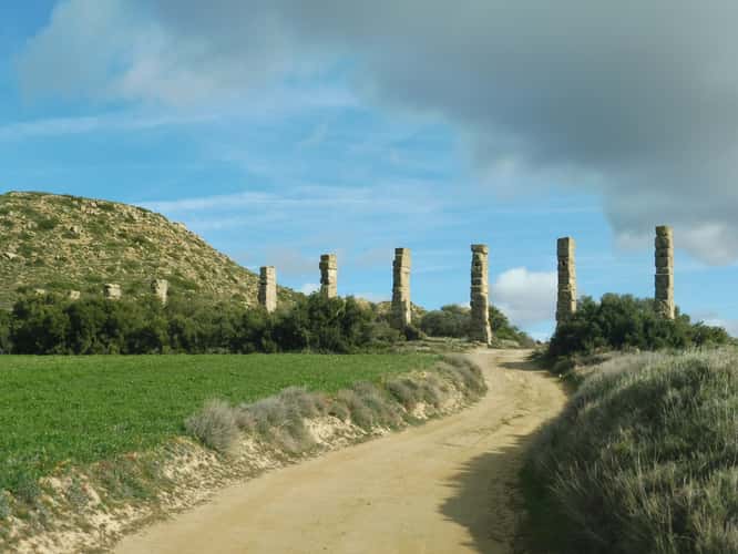 Los Bañales