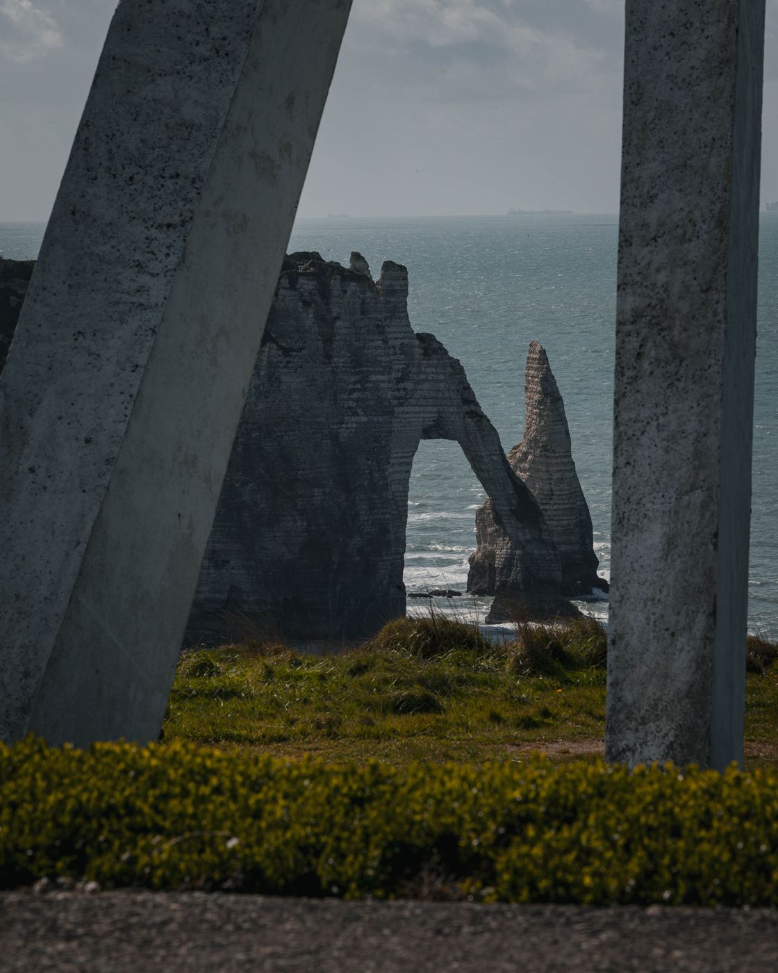 Porte d'Aval avec l'Aiguille à Étretat, France