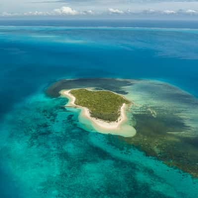 Ronhua island (Small Tenia island), New Caledonia