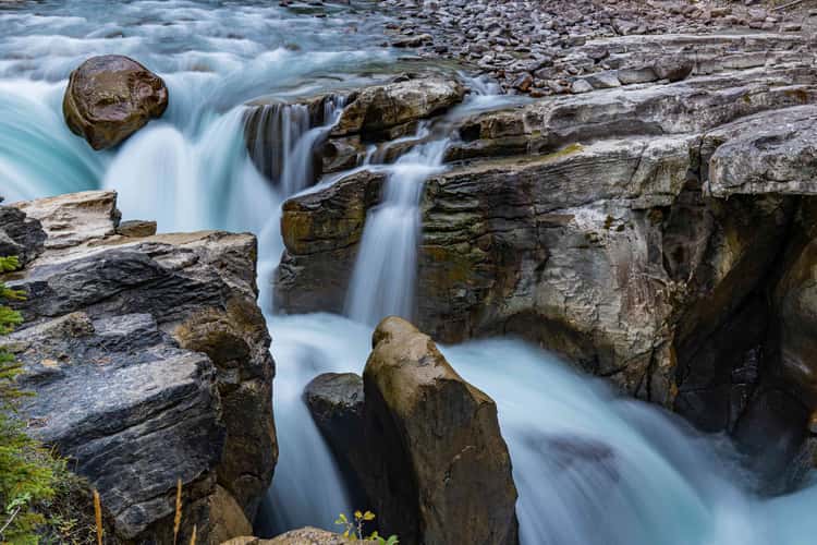 Sunwapta Falls from nearby