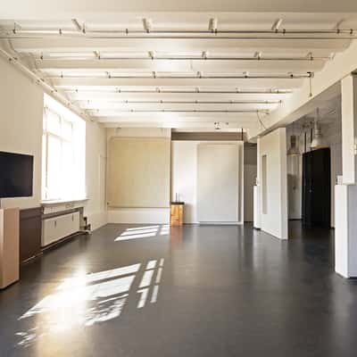 <b>Behind the Scenes</b> | photo by <a href="/@werk3studio">werk3studio</a>