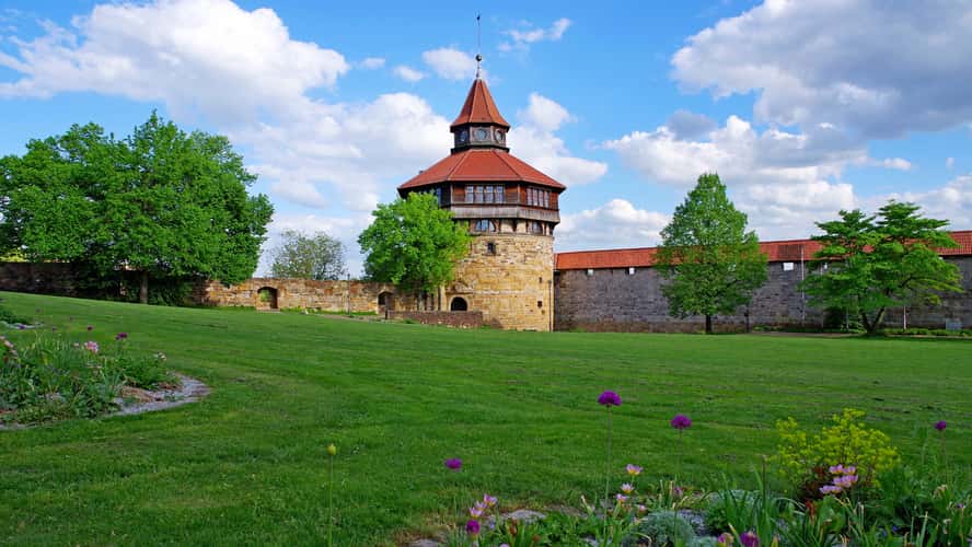 Dicker Turm
