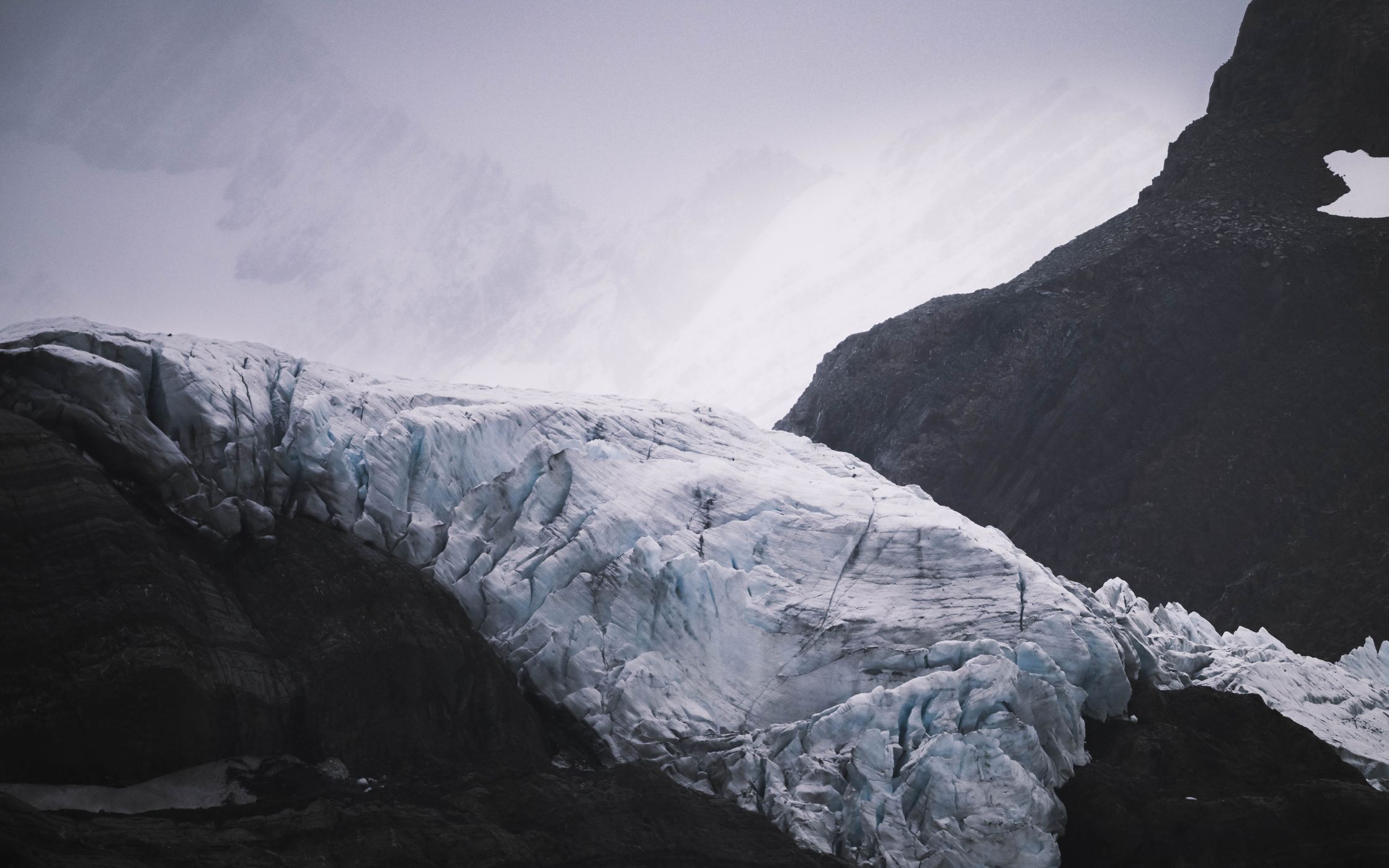 Hanging Glacier, Gold Harbour, South Georgia and the South Sandwich Islands