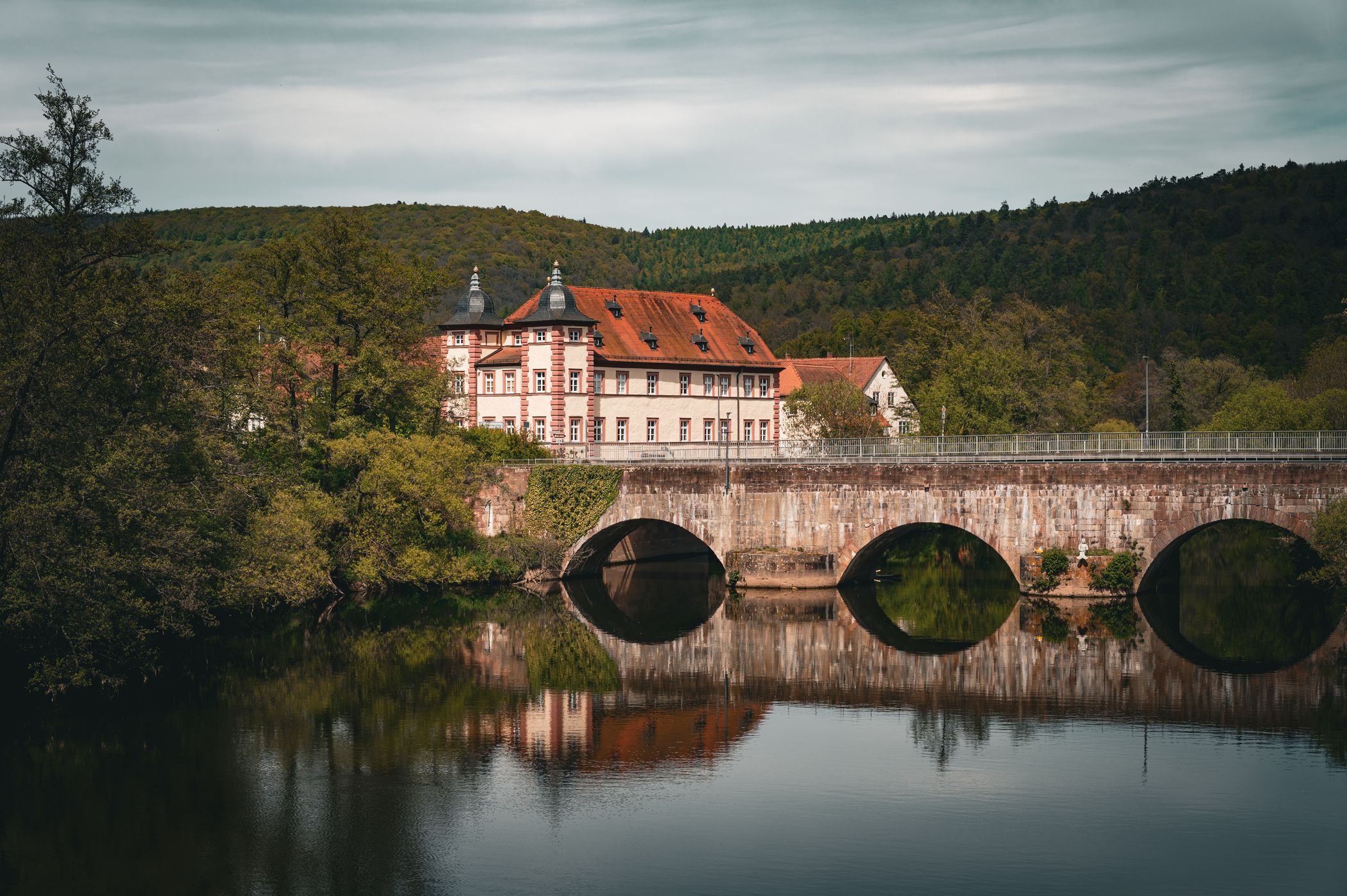 Huttenschloß - Alte Saalebrücke, Germany