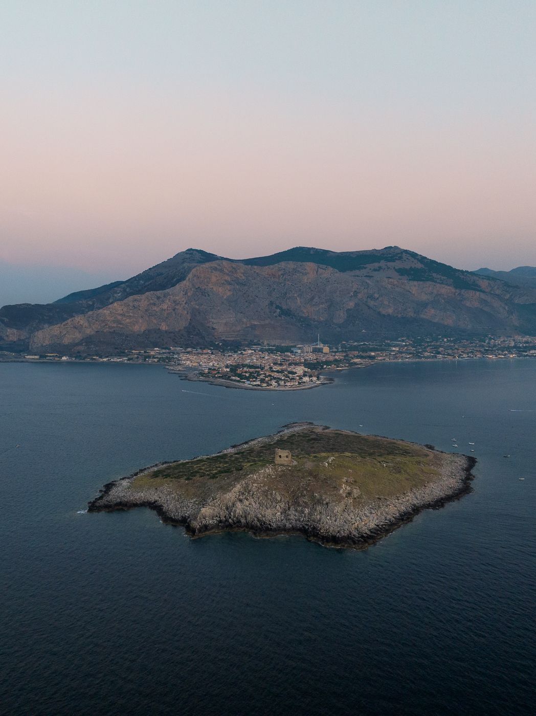 Isola delle femmine, Italy