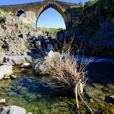Ponte du Saraceni, Italy
