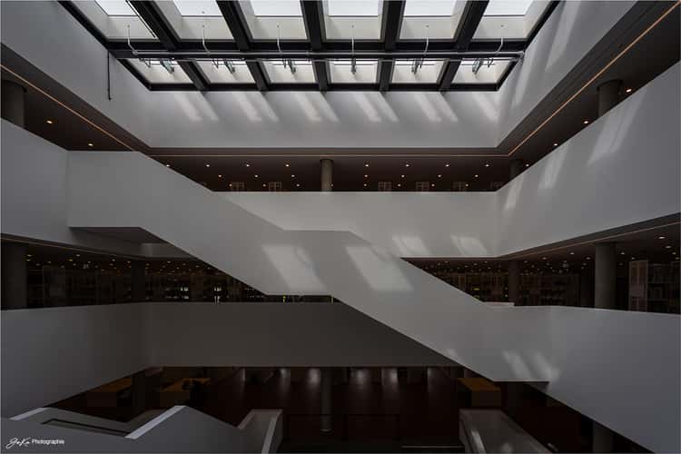 Bibliothek im Lerndock23 der HAW Kiel