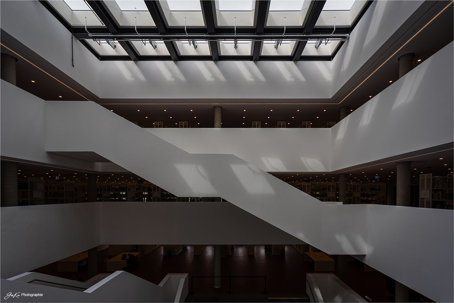 Bibliothek im Lerndock23 der HAW Kiel, Germany