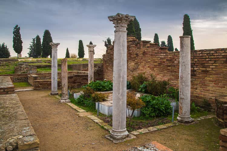 Casa de los Pájaros, Italica