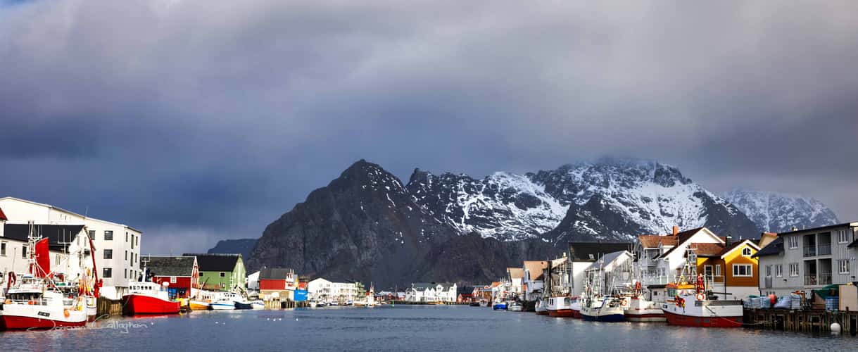 Classic harbour view of Henningsvær