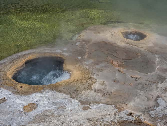 Lakeshore Geyser