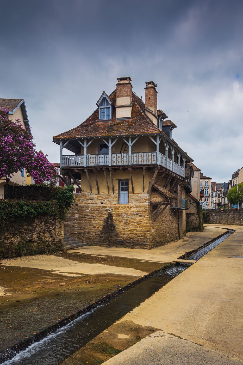 Passage Oustau Dou Saleys, Salies-de-Béarn, France