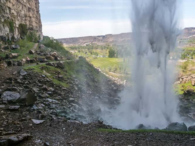 Perrine Coulee Falls