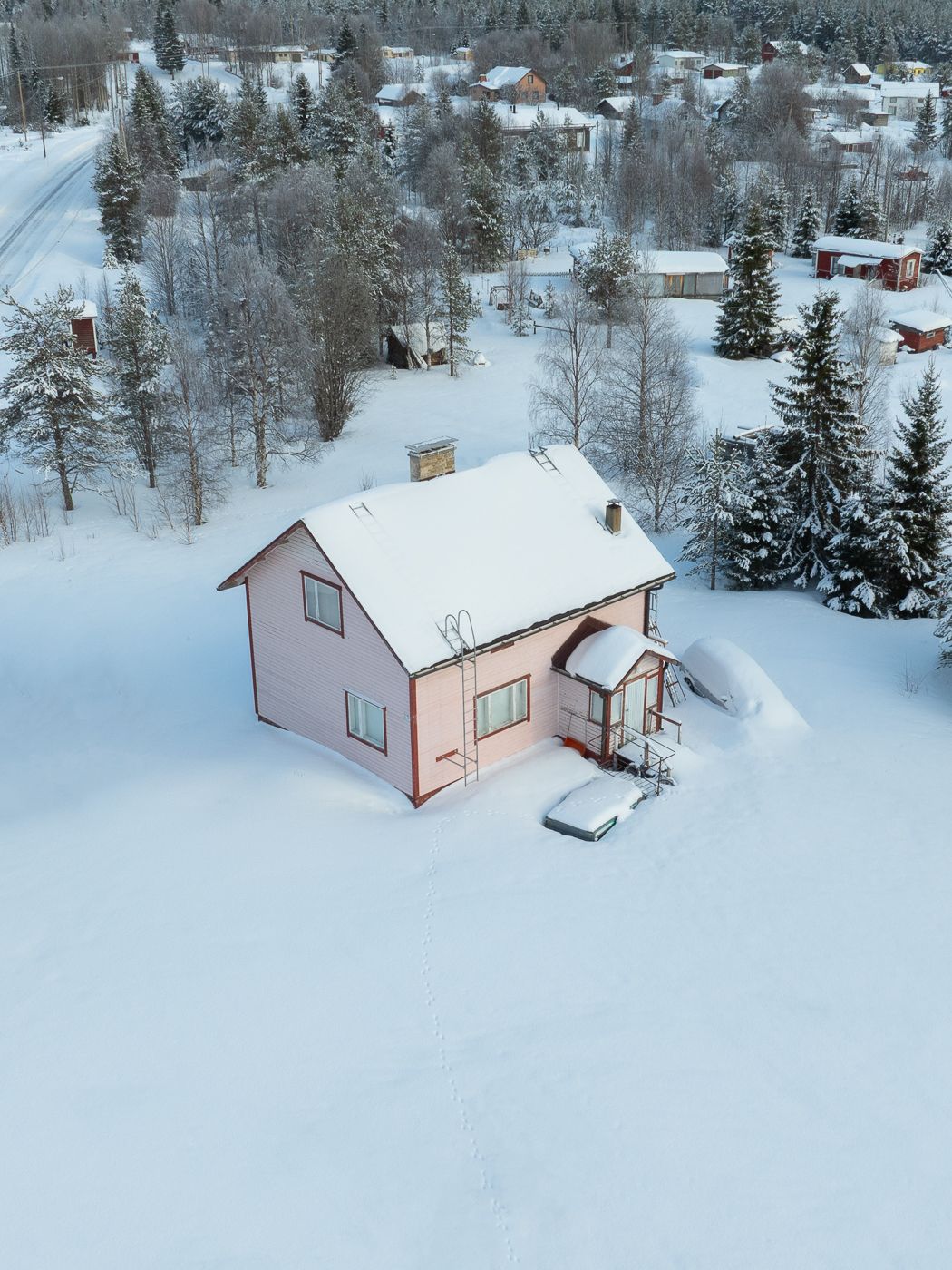 Pink cabin, Finland