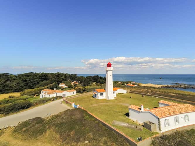 Pointe des Corbeaux Lighthouse
