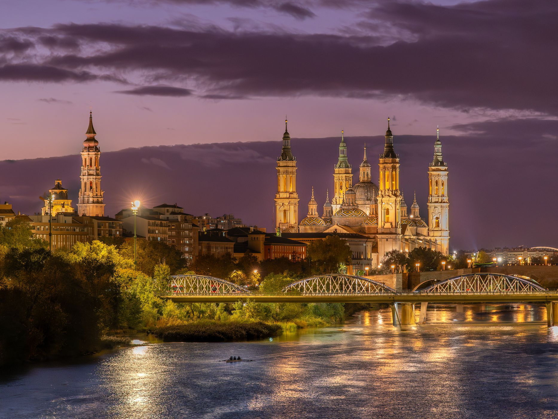 Puente sobre el Río Ebro, Zaragoza, Spain