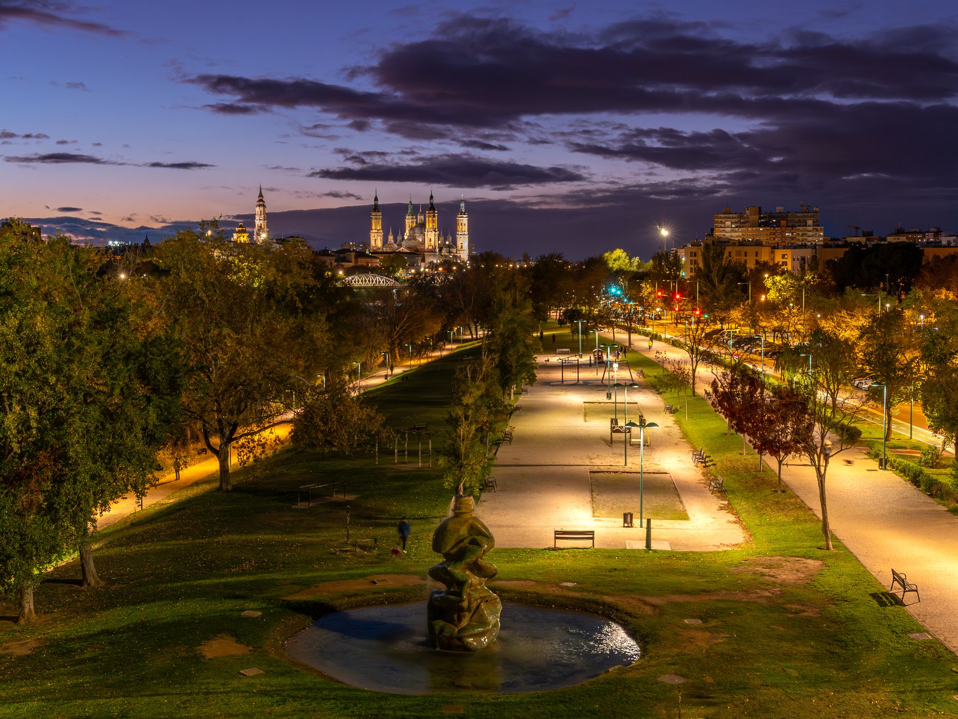 Puente sobre el Río Ebro, Zaragoza, Spain
